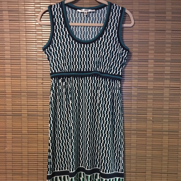 Dress - Picture 1 of 4